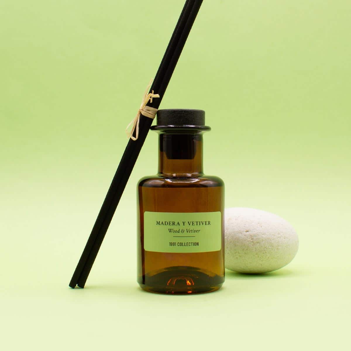 Ambientador Mikado Madera y Vetiver 1991 100 ml | Difusor de Varillas | Fragancia Amaderada y Elegante | Hogar - Image 3