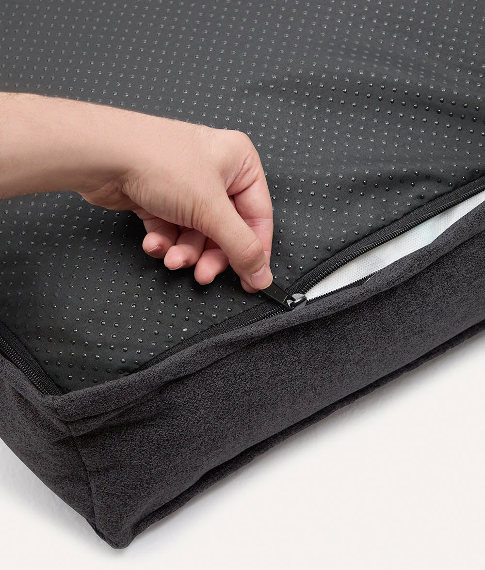 Cafide Cama De Material Reciclado Para Perro Con Tejido Basic Antracita. Modelo Cuadra. - Image 3