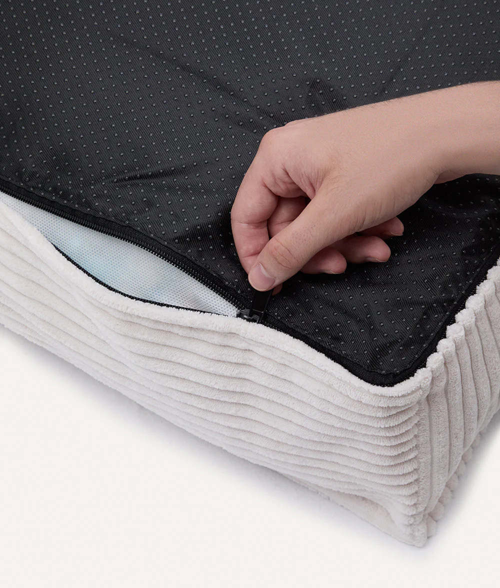 Cafide Cama De Material Reciclado Para Perro Con Tejido De Pana Blanco. Modelo Cuadra. - Image 5
