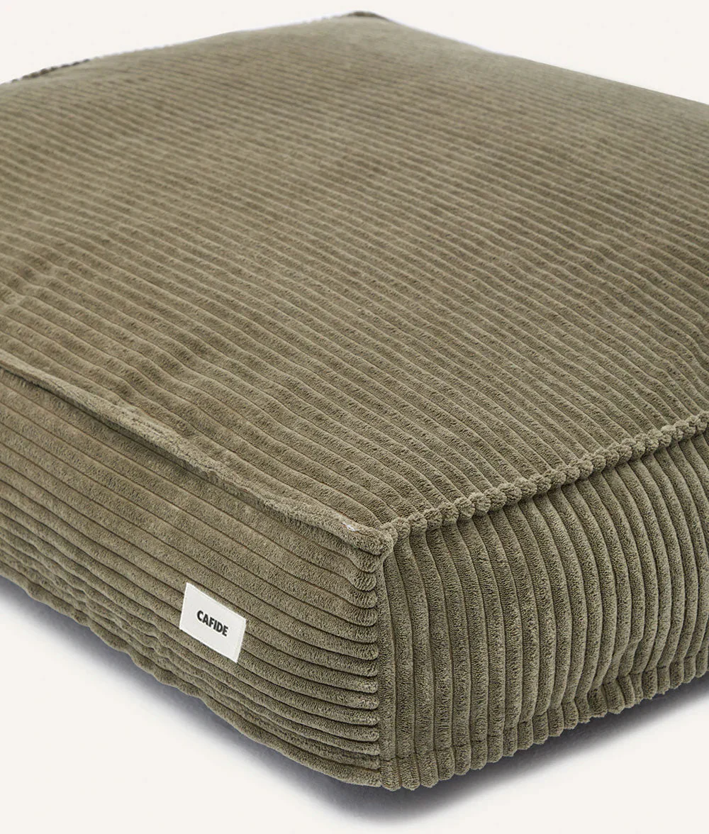 Cafide Cama De Material Reciclado Para Perro Con Tejido De Pana Verde. Modelo Cuadra. - Image 2