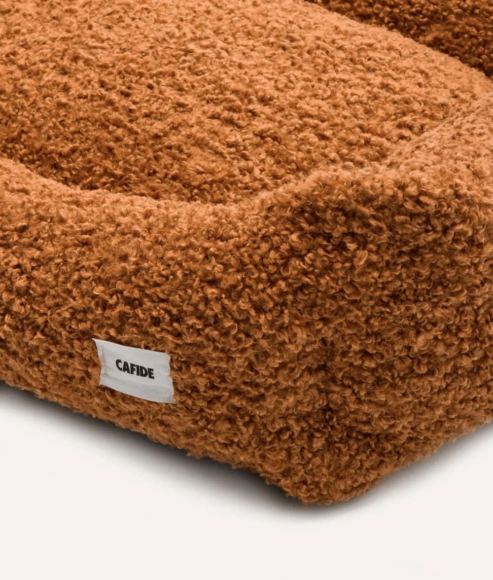 Cafide Cama De Material Reciclado Para Perro Con Tejido Estilo Borreguito Mostaza. Modelo Snozy. - Image 4