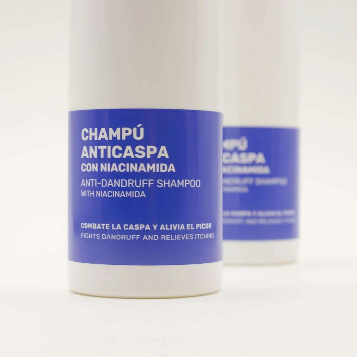 Champú Anticaspa Labnatur | Equilibrio Y Cuidado Del Cuero Cabelludo | Cabello Con Caspa | Frescor Y Limpieza | 250 Ml - Image 2