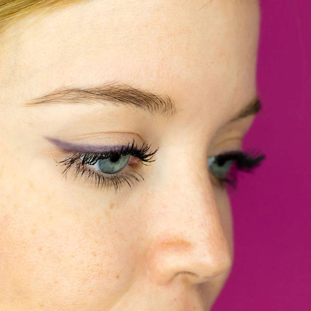 Lápiz De Ojos Berenjena Camaleon Cosmetics - Image 3