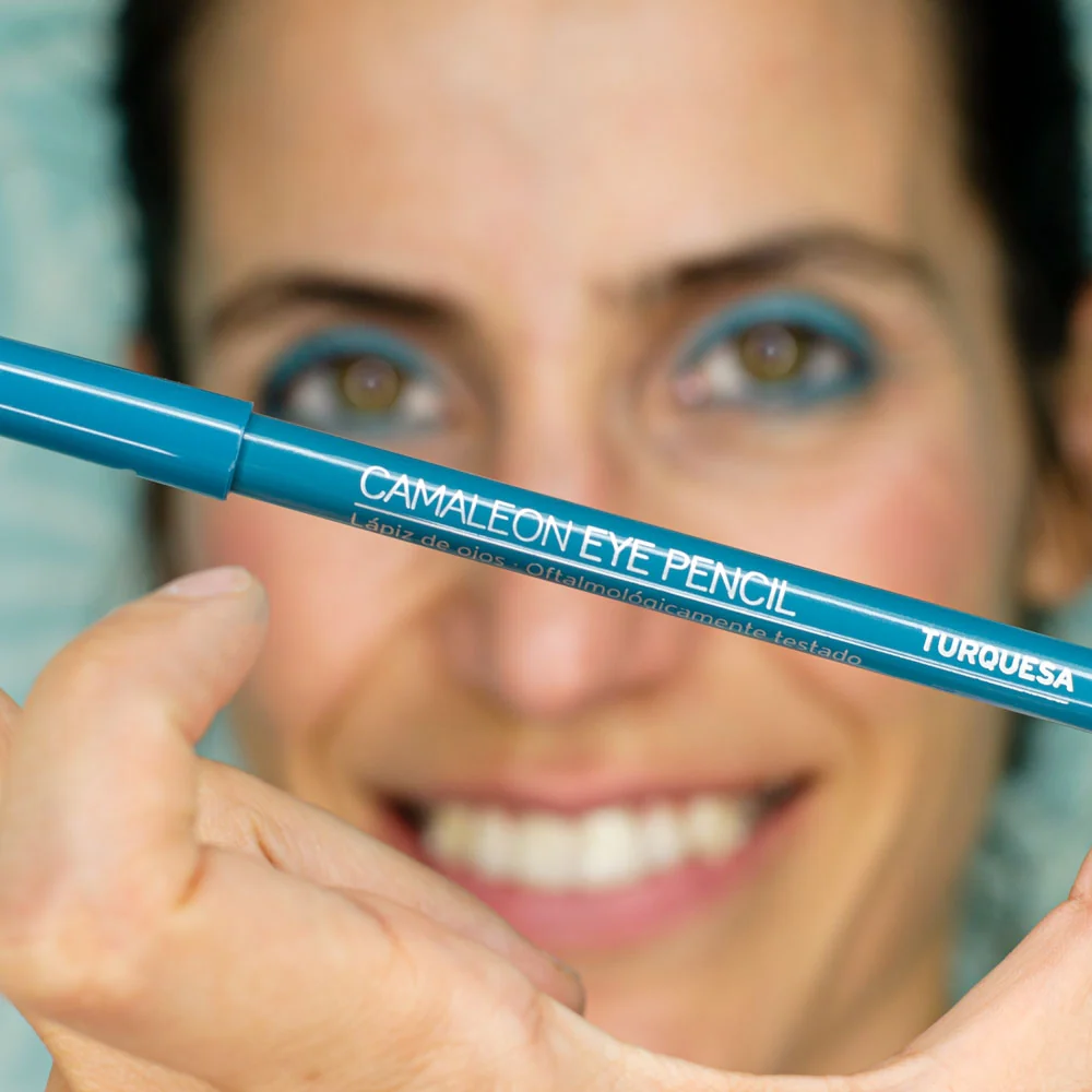 Lápiz De Ojos Turquesa Camaleon Cosmetics - Image 2