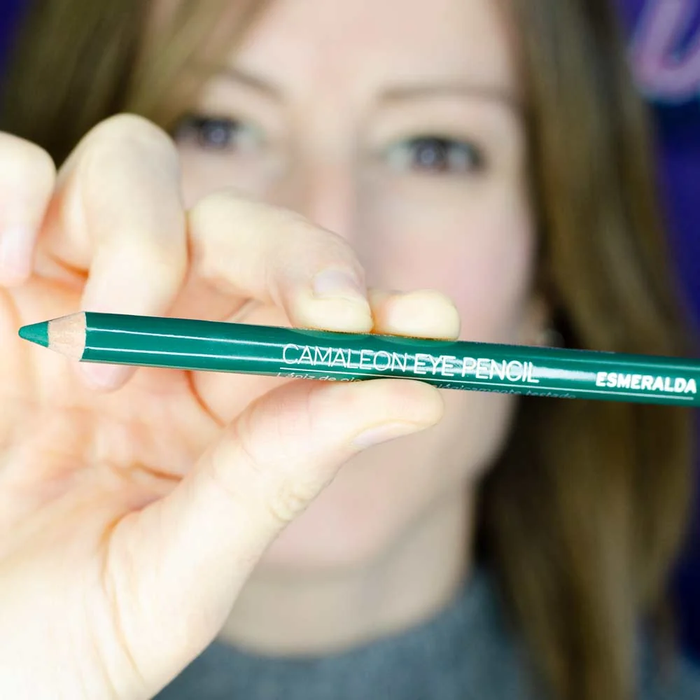 Lápiz De Ojos Verde Esmeralda Camaleon Cosmetics - Image 3