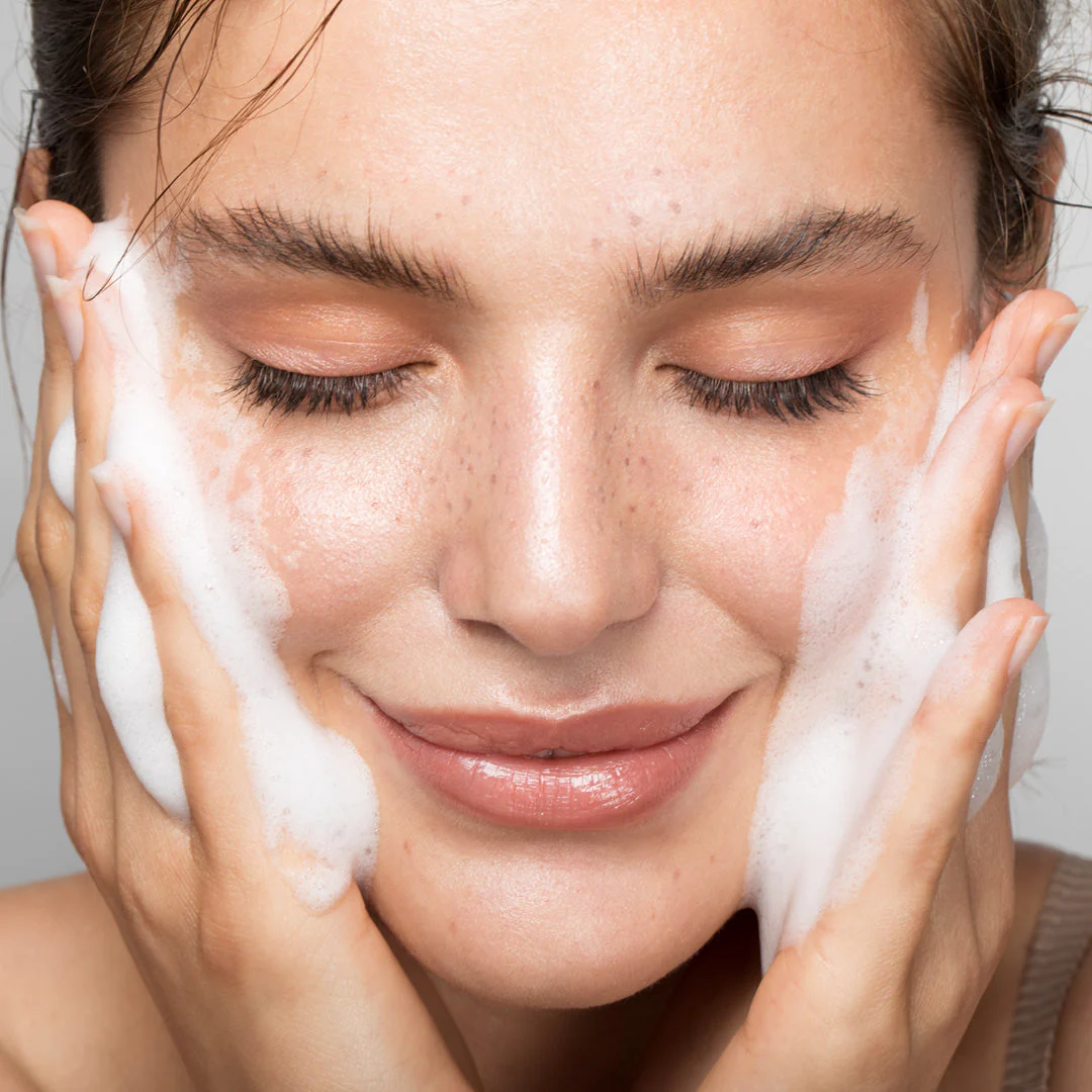 Lovves Mousse Limpiador Facial - Image 2