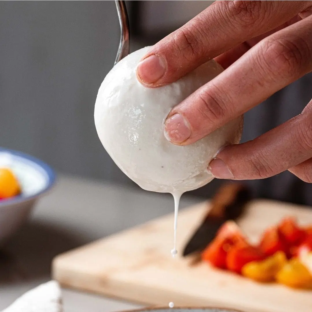 Queso Vegano Estilo Burrata Corazón De Anacardo Bio Fermaggio 140g - Image 4